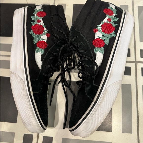 Classic Old Skool Sk8 VANS with embroidered design- unisex but listed under mens - Picture 1 of 12
